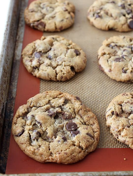 <strong>Get the <a href="http://www.handletheheat.com/browned-butter-toffee-chocolate-chip-cookies/" target="_blank">Browned Butter Toffee Chocolate Chip Cookies recipe</a> from Handle The Heat</strong>