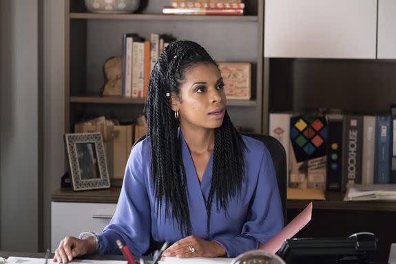 Beth Pearson (Susan Kelechi Watson) showcases different natural hairstyles from braids to curls on the show.