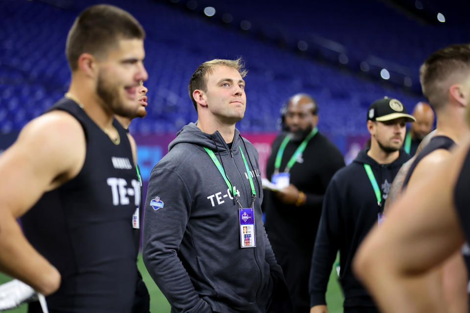 INDIANAPOLIS, INDIANA - MARCH 01: Brock Bowers #TE04 of Georgia looks on during the NFL Combine at Lucas Oil Stadium on March 01, 2024 in Indianapolis, Indiana. (Photo by Stacy Revere/Getty Images)