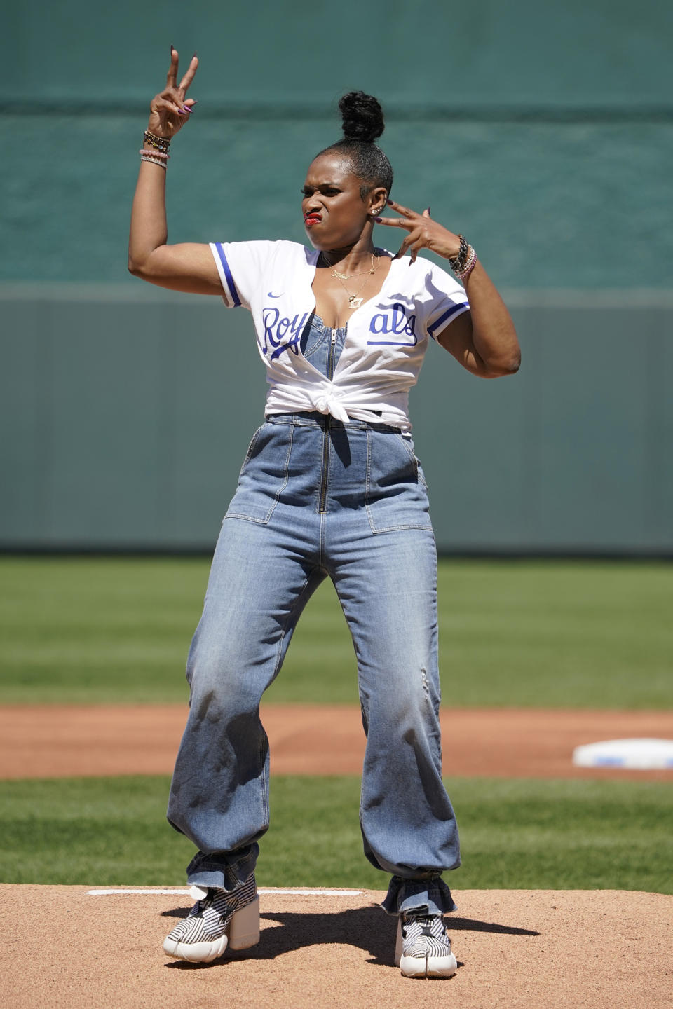 Image: Chicago White Sox v Kansas City Royals - Game One (Ed Zurga / Getty Images)