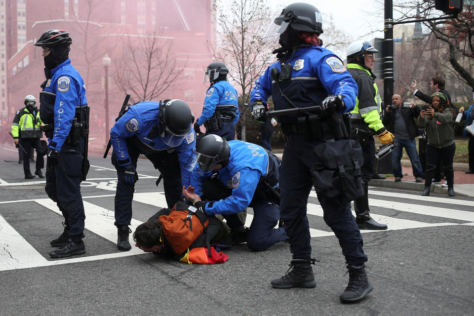 Anti-Trump inauguration protests break out in U.S.