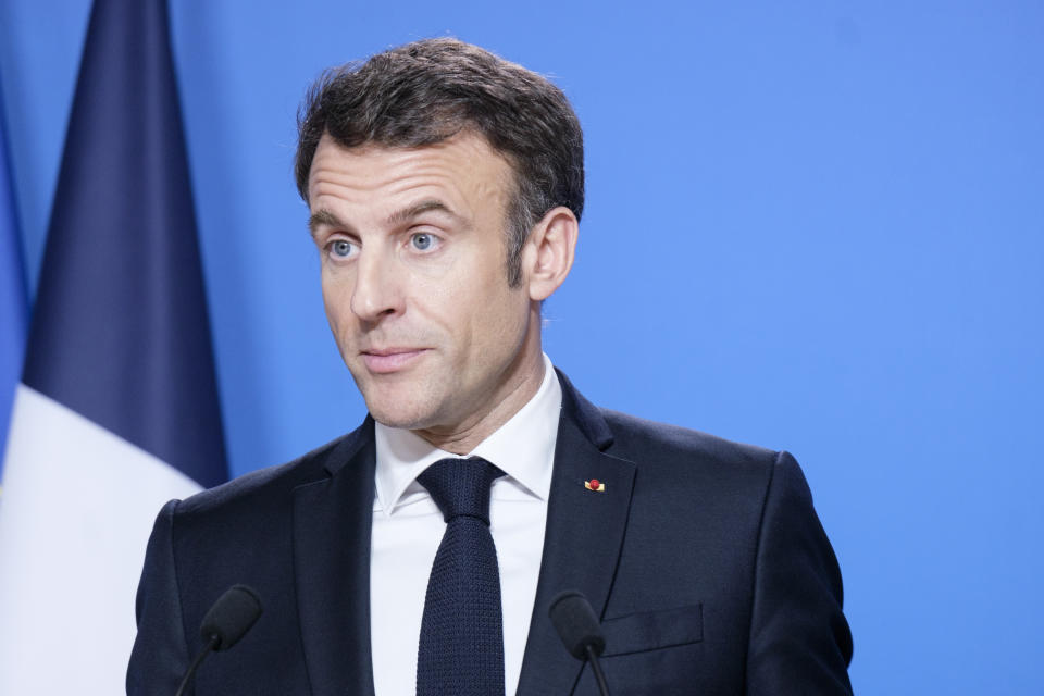 Emmanuel Macron steht im Moment in der Kritik - wegen seiner Politik und auch wegen seiner Uhr-Wahl (Bild: Thierry Monasse/Getty Images)