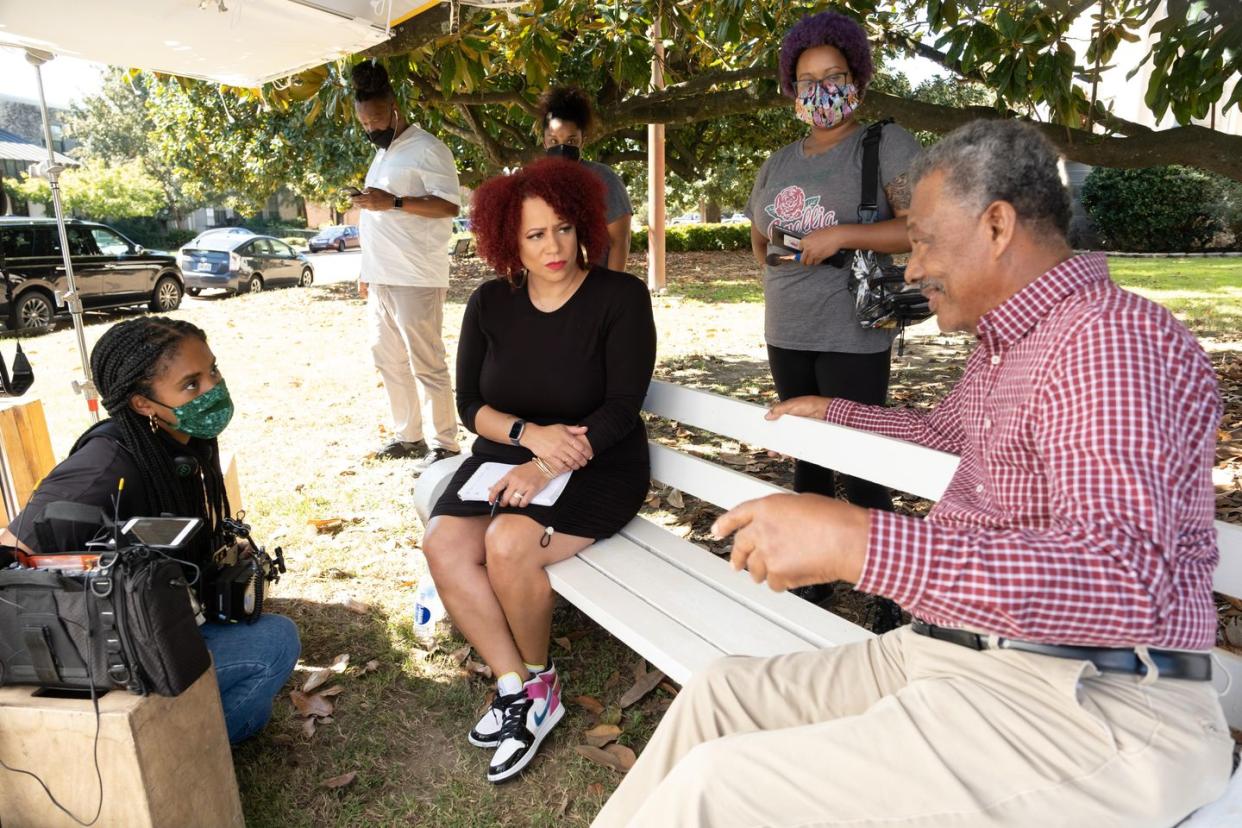 the 1619 project “democracy” episode 101 told through the lens of nikole hannah jones’ personal story, historical events and the modern fights for voting rights, “democracy” explores black america’s centuries long fight to democratize america and to hold the country to its founding ideals producer bety dereje, executive producer roger ross williams, nikole hannah jones, mr mac cotton, shown photo by patti perrethulu