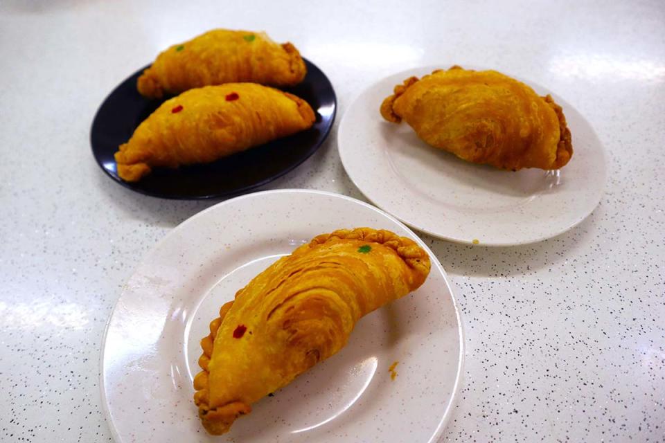 Kim Lee Hokkien Zhang - curry puffs