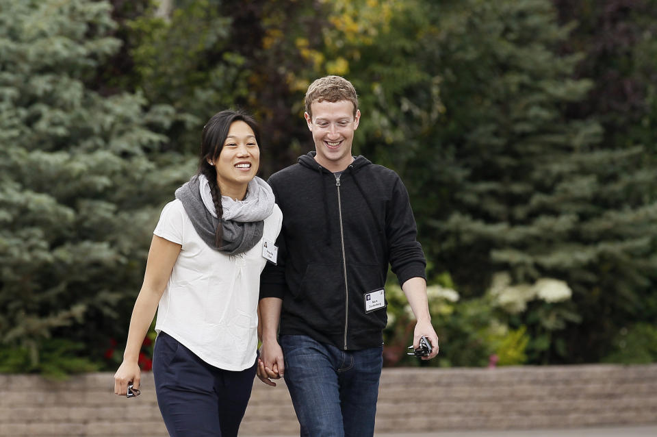 Mark Zuckerberg Con Su Esposa Priscilla Chan.  REUTERS/Rick Wilking 