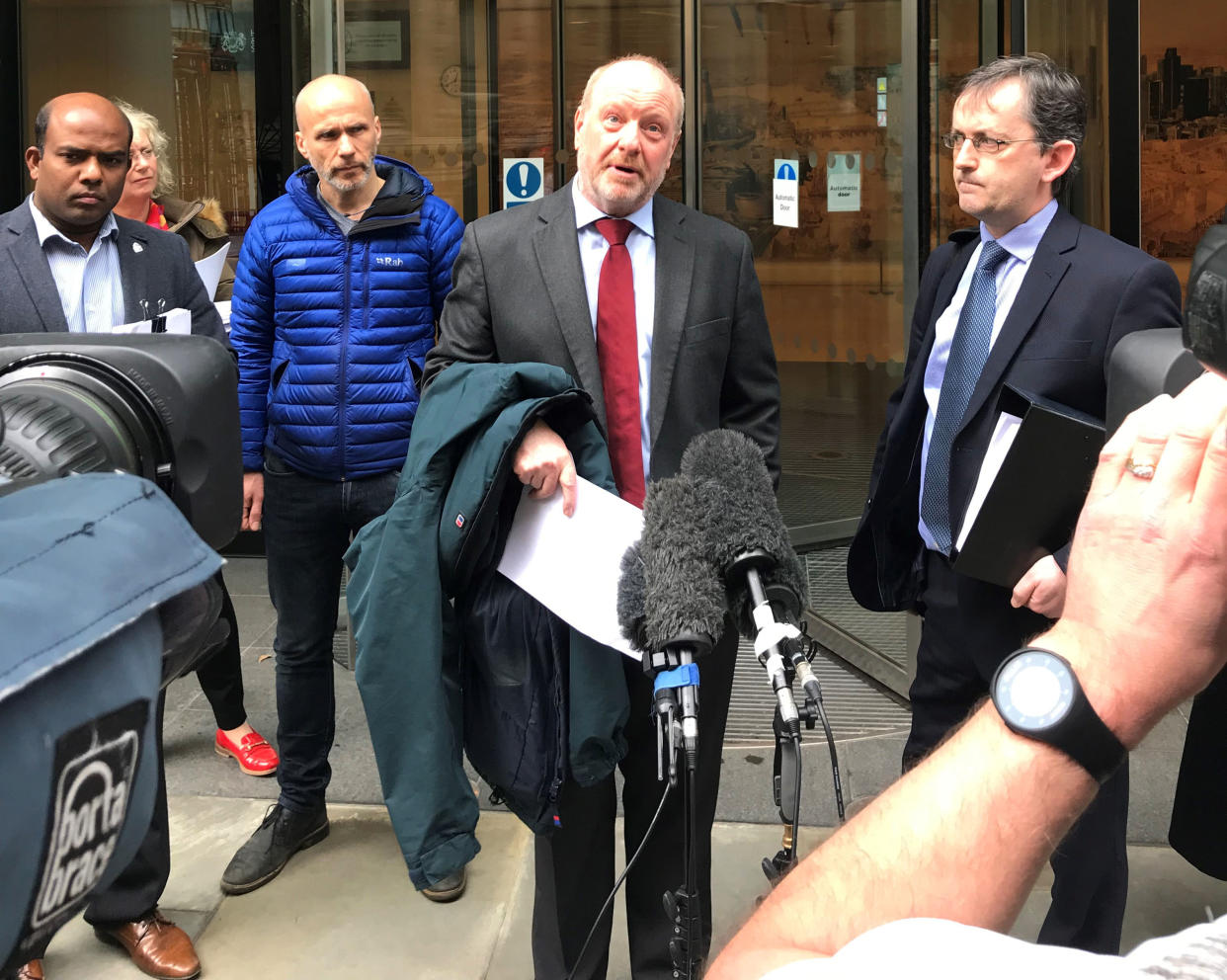 BEST QUALITY AVAILABLE Lead claimant Alan Bates (centre) speaking outside the High Court in London, after the first judgment was handed down in claims against the Post Office over its computer system. (Photo by Sam Tobin/PA Images via Getty Images)