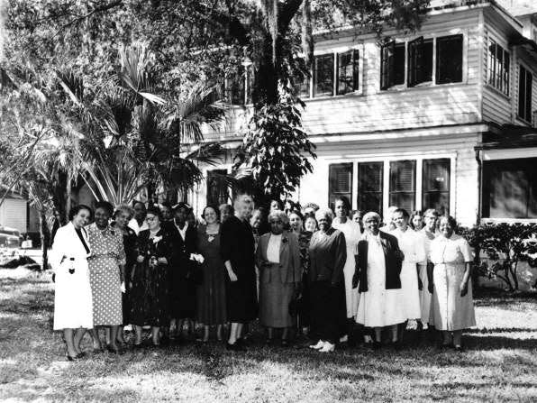 Eleanor Roosevelt and Mary McLeod Bethune, center, meet at Bethune-Cookman College in 1952.