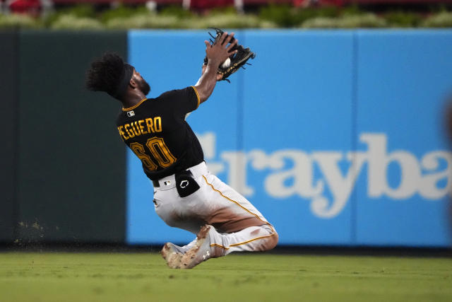 Pirates score 3 in 10th inning, beat the Cards, 4-2, to extend win