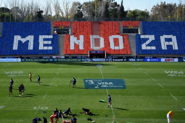 Entrenamiento de Los Pumas en el estadio Malvinas Argentinas