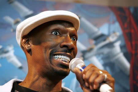 Actor Charlie Murphy makes an appearance inside the Sony Style Plaza the night of the release of the Playstation 3 console in New York City November 16, 2006. REUTERS/Lucas Jackson