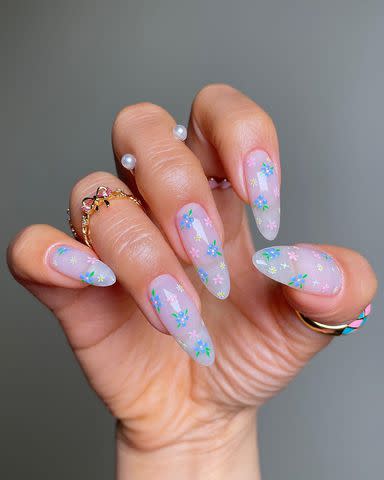 <p>Instagram: <a href="https://www.instagram.com/sansungnails/" data-component="link" data-source="inlineLink" data-type="externalLink" data-ordinal="1">@sansungnails</a></p>