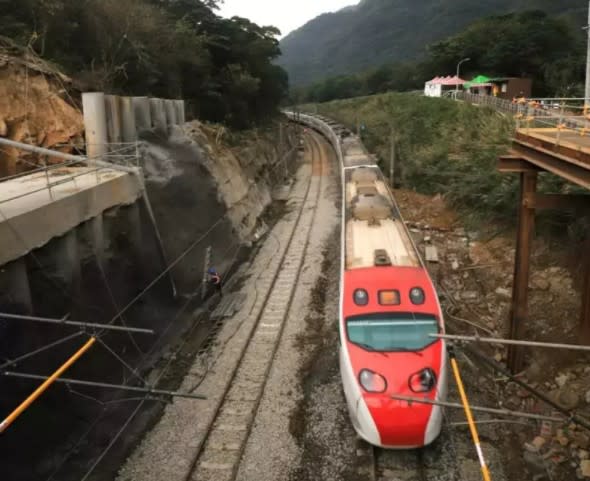 台鐵局指出，西正線搶通經運轉測試後良好，3日起確定恢復雙線通車。   圖：台鐵局提供