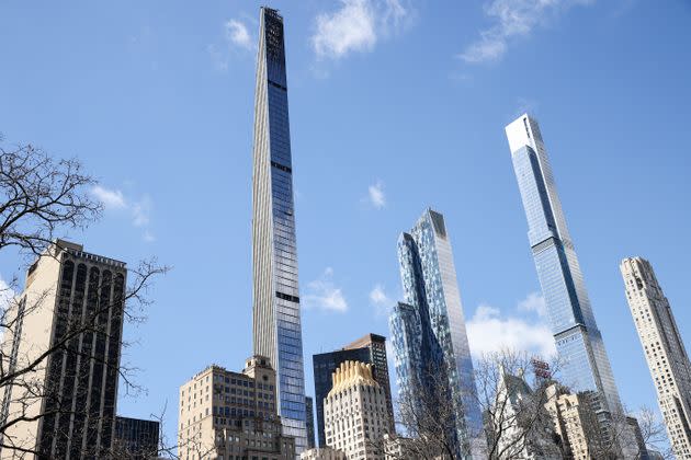 Steinway Tower sways by a few feet when the wind kicks up. (Photo: Anadolu Agency via Getty Images)