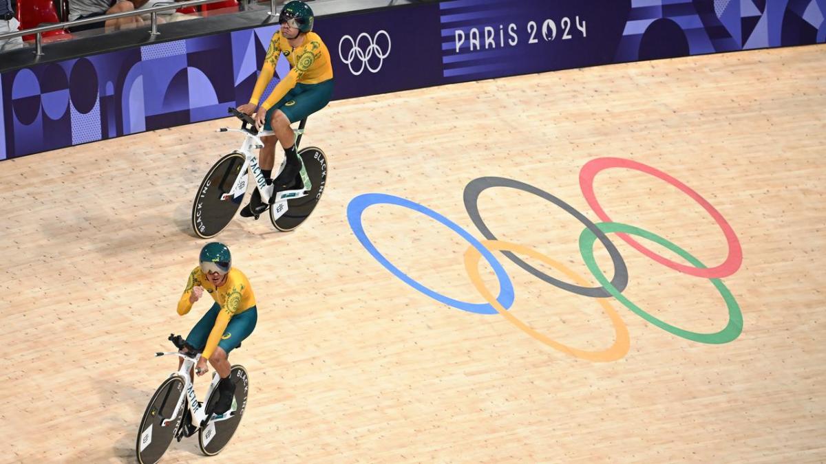 Australia break men’s team pursuit world record