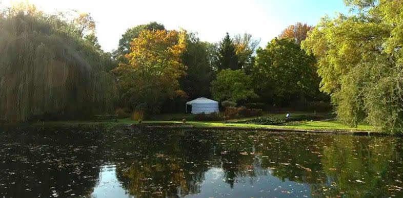 7) Lakeside Yurt, Radwell