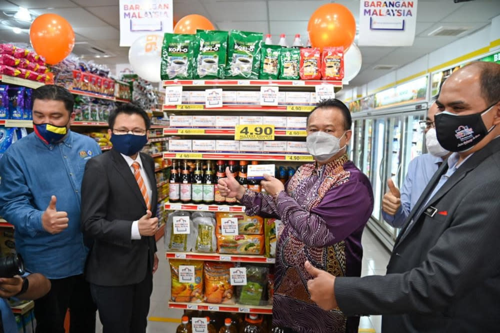 In a Facebook post, the minister spoke of how efforts had been made to bring down the price of the self-test kits from the initial RM39.90, to its lowest-ever price now. — Picture from Facebook/Alexander Nanta Linggi