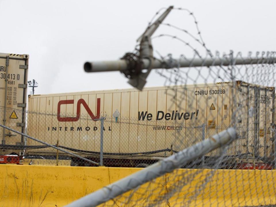 CN Rail Strike Begins In Threat To Canada Oil, Grain Cargo