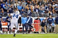 Oct 16, 2017; Nashville, TN, USA; Tennessee Titans wide receiver Eric Decker (87) catches a pass against Indianapolis Colts inside linebacker Antonio Morrison (44) during the first half at Nissan Stadium. Mandatory Credit: Jim Brown-USA TODAY Sports