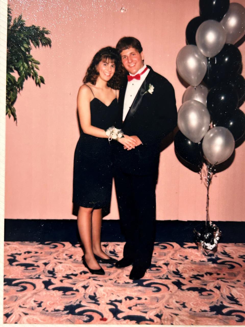 Matt Friedman, now of West Bloomfield, spent the early part of his prom night carousing with friends, which meant his date missed most of an event sheÕd spent the school year helping to plan. He felt badly enough about it that years later, he tracked down his fellow Bloomfield Hills Andover High School classmate in New York to apologize. Tami, whose last name he asked to be omitted, was gracious Ð and word of the mea culpa ultimately spread to a well known public radio host, who reached out to Friedman for an interview.