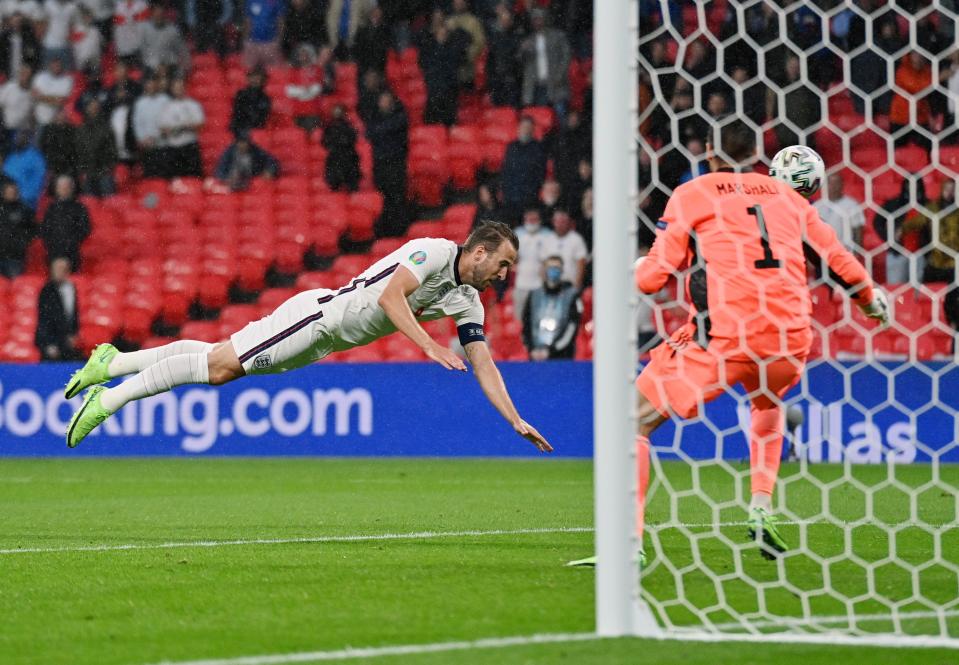 Harry Kane stretches for the ball (Getty)