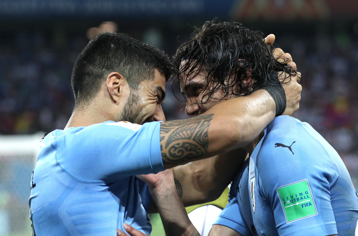 Edinson Cavani celebra con Luis Suarez un gol de la selección uruguaya en el Mundial de Fútbol de Rusia 2018. (Foto: Getty Images)