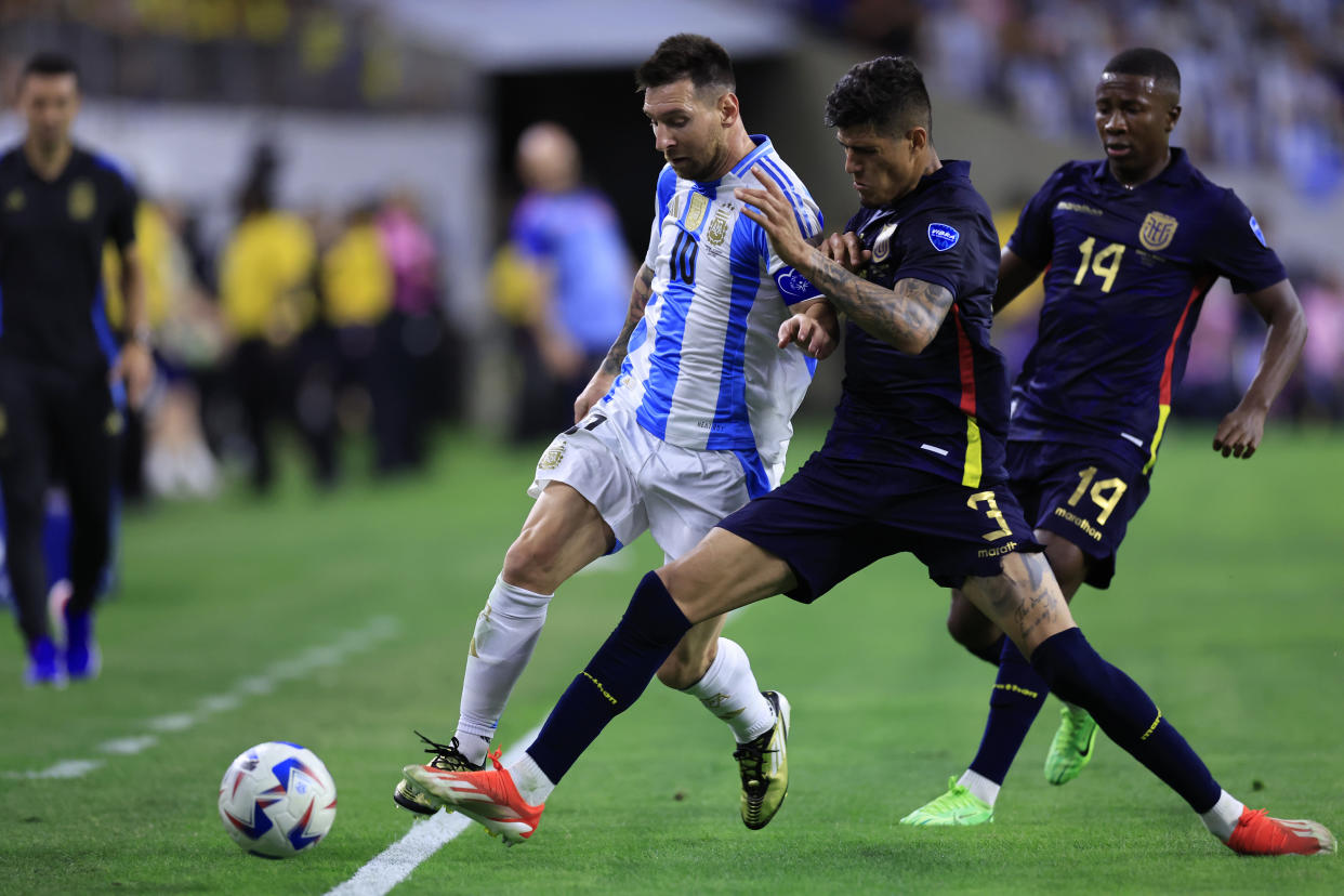 Emi Martinez saves Lionel Messi and Argentina in Copa América penalty