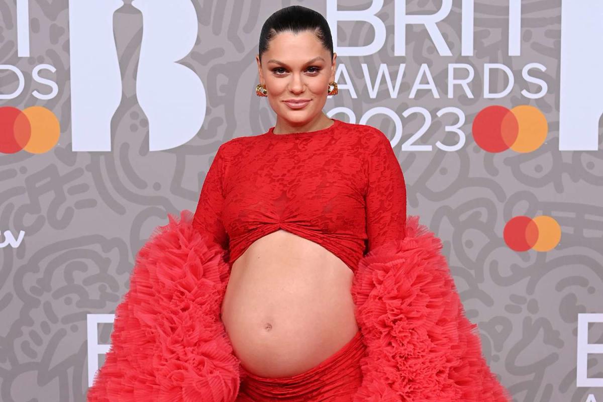 Jessie J Pregnant, Expecting Baby in Emotional Video: Watch