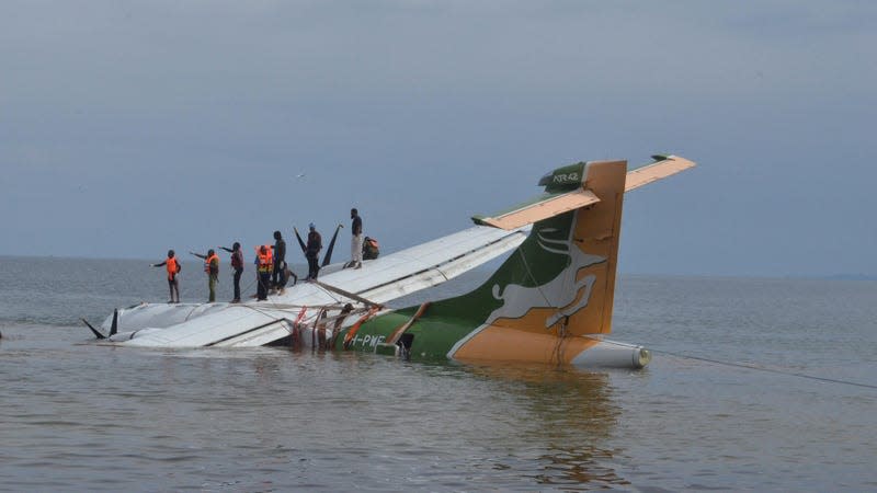 Rescuers search for survivors after a Precision Air flight that was carrying 43 people plunged into Lake Victoria as it attempted to land in the lakeside town of Bukoba, Tanzania on November 6, 2022. - Three people died when a plane carrying dozens of passengers plunged into Lake Victoria in Tanzania on November 6, 2022, as it approached the northwestern city of Bukoba, the fire and rescue service said. Rescuers have pulled 26 survivors to safety after the Precision Air plane crashed due to bad weather, with 43 people, including 39 passengers, aboard flight PW 494 from the financial capital Dar es Salaam to the lakeside city, according to regional authorities.