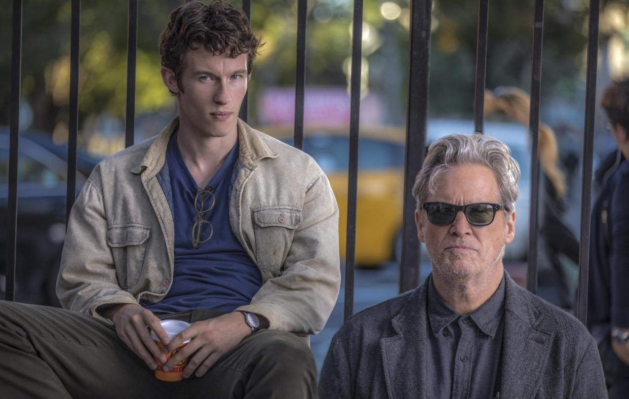 Callum Turner and Jeff Bridges in <em>The Only Living Boy in New York.</em> (Photo: Roadside Attractions)