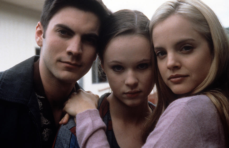 Wes Bentley, Thora Birch and Mena Suvari pose together in a scene from the film 'American Beauty', 1999. (Photo by DreamWorks SKG/Getty Images)