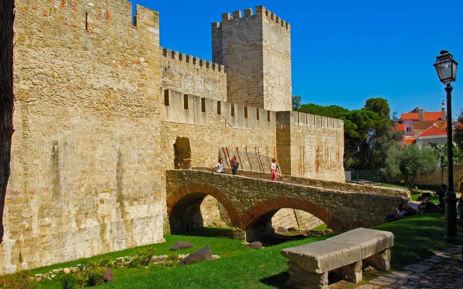 <p>This Moorish castle overlooks Lisbon and the Tagus Riverstwo important regions in the countrys medieval history. This location served as a stronghold in the 11<sup>th</sup> century, mostly used as a safe place for city administrators who lived on the citadel (you can still see these peoples homes in the nearby archeological site). The castle has survived many cultural transitions and an earthquake since its foundation, and is now a popular tourist destination.</p>