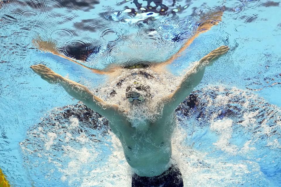 Arno Kamminga, of the Netherlands, competes in the men's 100m breaststroke semifinal at the World Swimming Championships in Fukuoka, Japan, Sunday, July 23, 2023. (AP Photo/David J. Phillip)