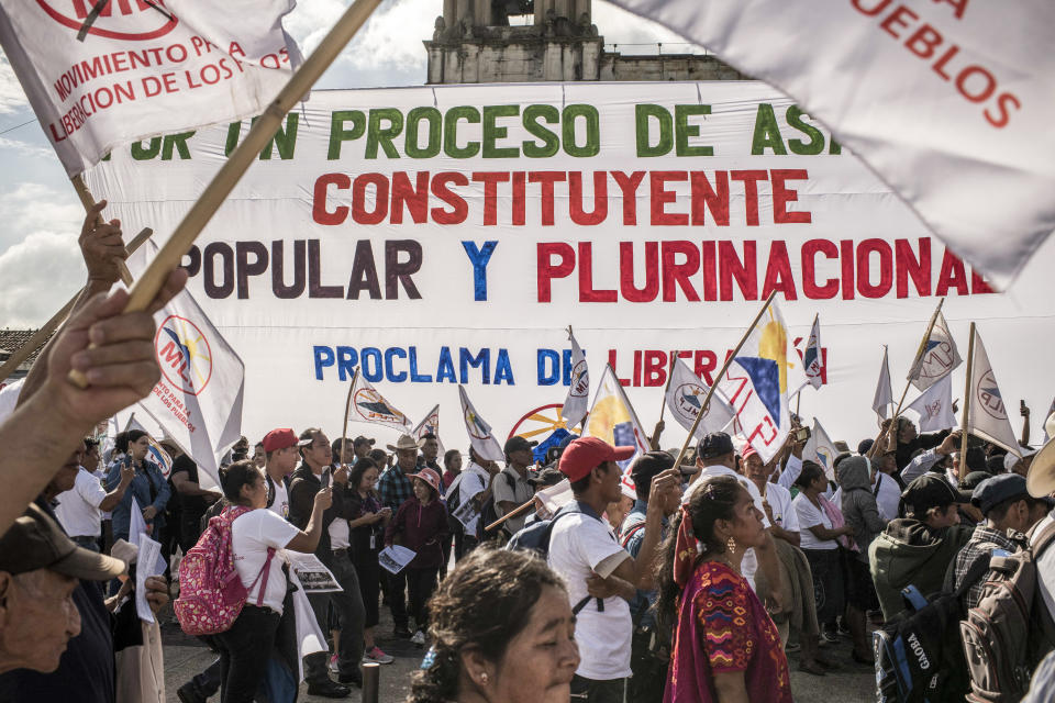 Carlos Pineda en una protesta contra su exclusión de la campaña presidencial. (Daniele Volpe/The New York Times)