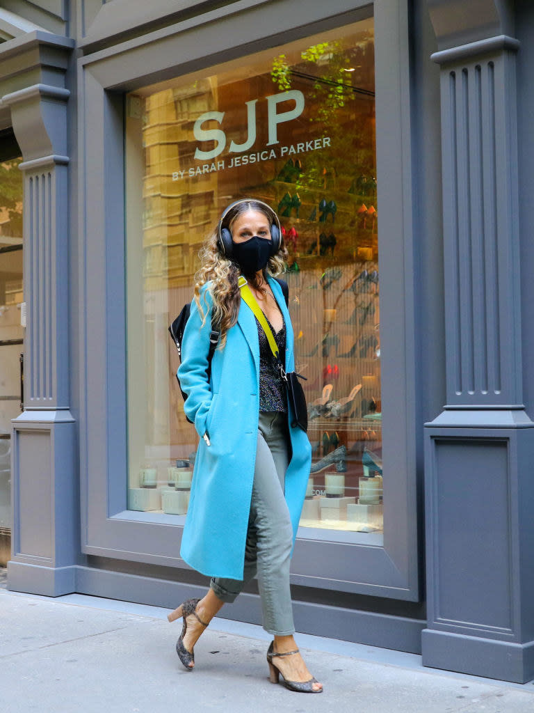 SJP walking the city streets