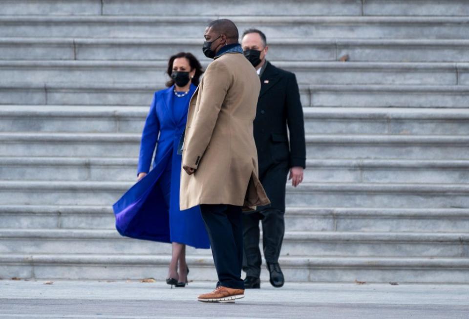 <p>A US Capitol Police Officer who went viral after he was shown <a href="https://www.elle.com/uk/life-and-culture/culture/a35261321/capitol-riots-uk-black-lives-matter-inauguration/" rel="nofollow noopener" target="_blank" data-ylk="slk:attempting to combat far right Trump-supporting rioters;elm:context_link;itc:0;sec:content-canvas" class="link ">attempting to combat far right Trump-supporting rioters</a> inside the Capitol by himself, and reportedly <a href="https://edition.cnn.com/2021/01/12/us/capitol-police-eugene-goodman-riots-senate-chambers-trnd/index.html" rel="nofollow noopener" target="_blank" data-ylk="slk:lure them away from the unguarded Senate Chambers;elm:context_link;itc:0;sec:content-canvas" class="link ">lure them away from the unguarded Senate Chambers</a> has been promoted. </p><p>Officer Eugene Goodman has since been awarded a Congressional Gold Medal and has is now serving as Acting Deputy House Sergeant. He was met with huge applause when he entered the Capitol for the inauguration yesterday and, as part of his new role, was tasked with escorting the new Vice President and Second Gentleman during the ceremony.</p>