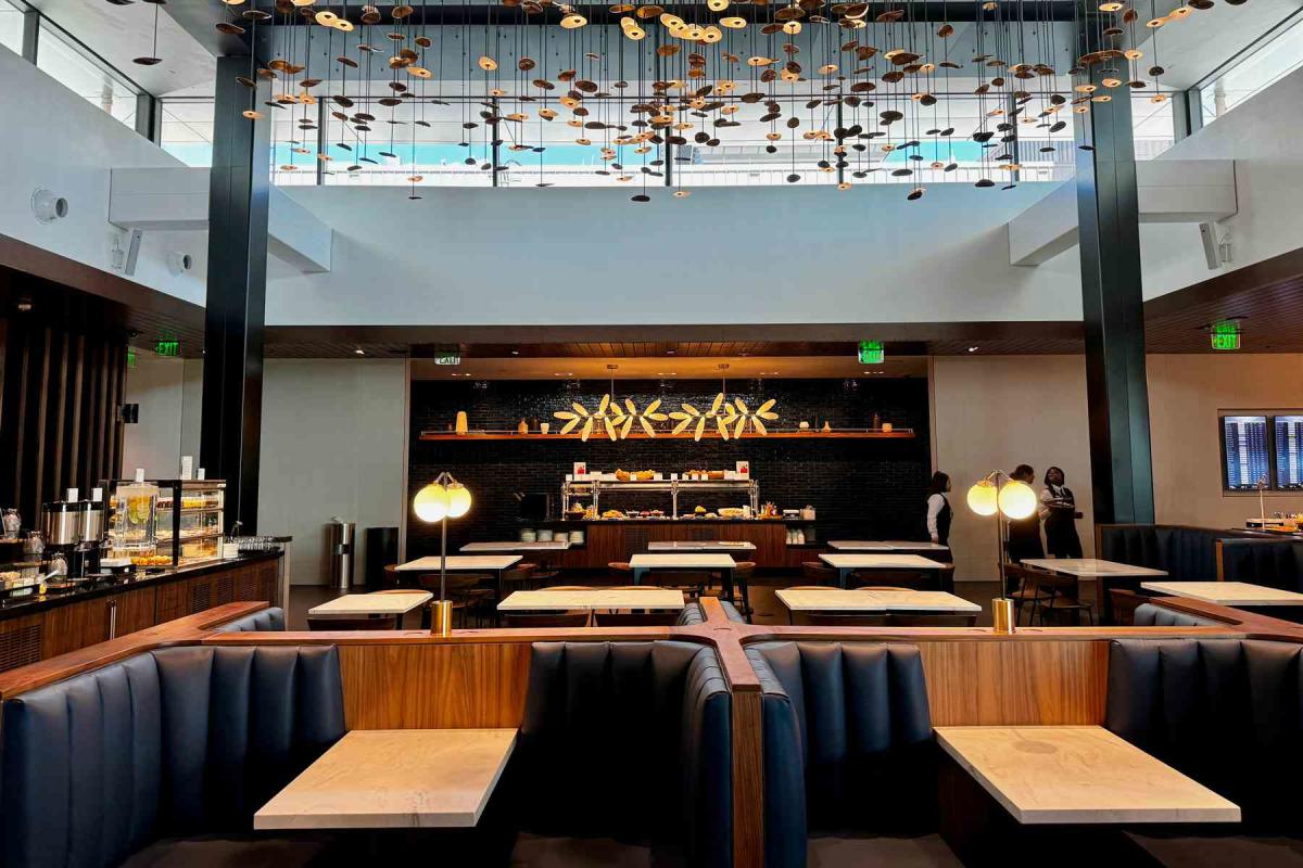 Amex Just Opened Its Largest Centurion Lounge With A Whiskey Bar   41db50520ee49dc59c476d8ed20d9809