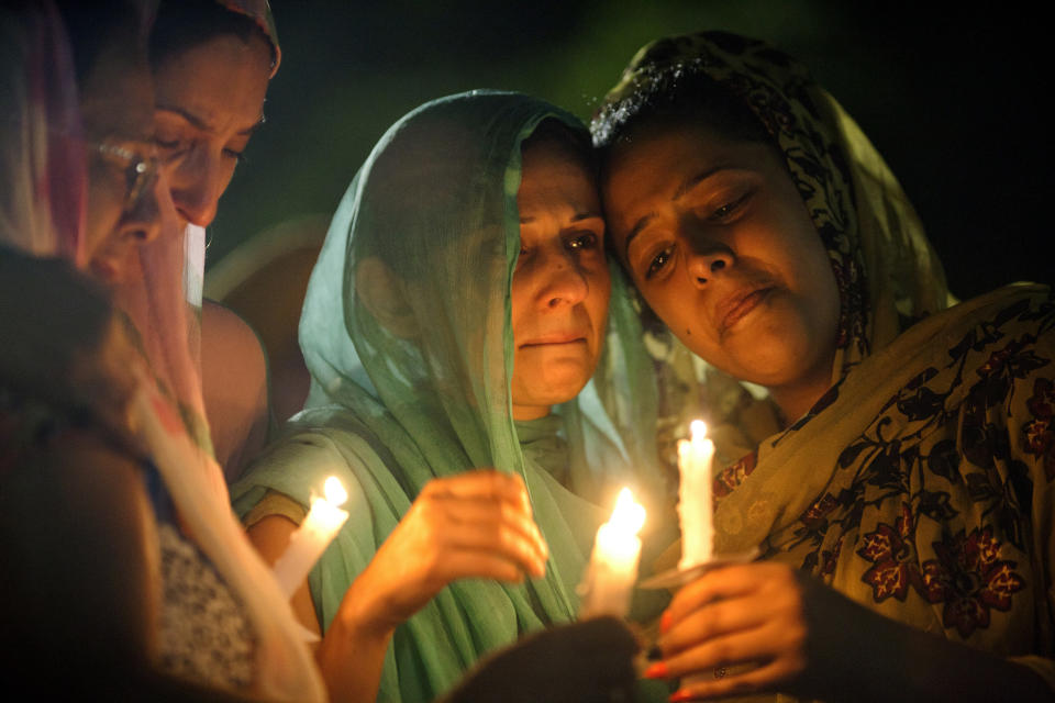 Shooting at Sikh temple in Oak Creek (Chris Wilson / Milwaukee Journal-Sentinel via AP file)