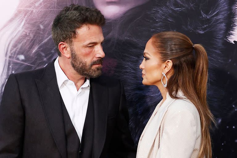 US actress/singer Jennifer Lopez and US actor Ben Affleck arrive for the premiere of 