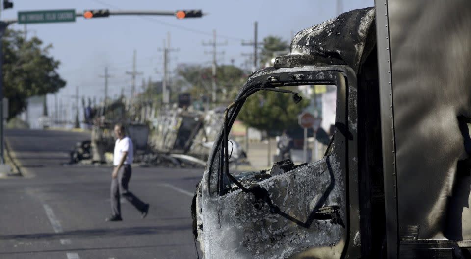 Jueves negro en Sinaloa: día de bloqueos, balaceras, robos y asesinatos de policías