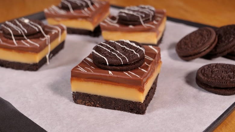 Oreo millionaire's shortbread cookie bars