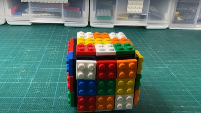 Slid beskydning Overskrift Bet You Still Can't Solve This LEGO Rubik's Cube