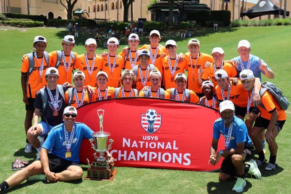 The 06 Cup Gold Team (u16) after their United States Youth Soccer national championship in Orlando.