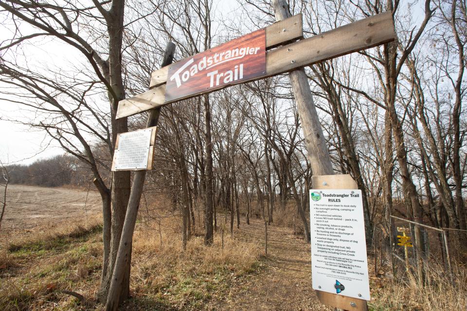 Toadstrangler Trail in Rossville features a 0.65 mile natural surface down-and-back route along Cross Creek in Rossville.