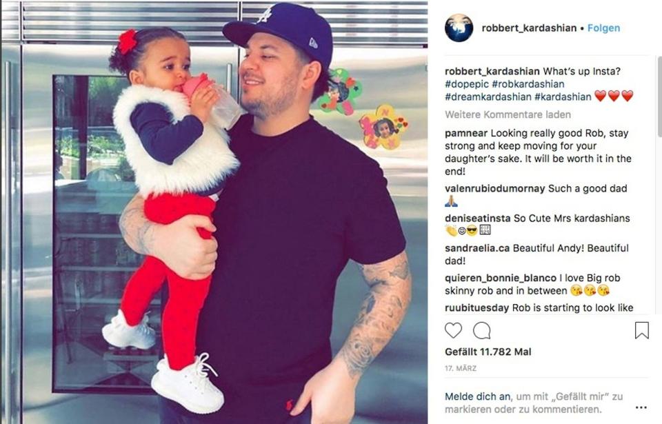 Der Jüngste im Kardashian-Bunde ist Robert jr., auch genannt Rob. Er galt als Sorgenkind, machte im Gegensatz zu seinen Schwestern aber weniger Schlagzeilen. Dann kam Blac Chyna, angeblich die große Liebe. Zusammen haben die beiden Töchterchen Dream Renée. Doch die ehemalige Stripperin verlor wohl bald das Interesse, räumte die Wohnung von Rob aus und verließ ihn. (Bild: Instagram / robbert_kardashian)