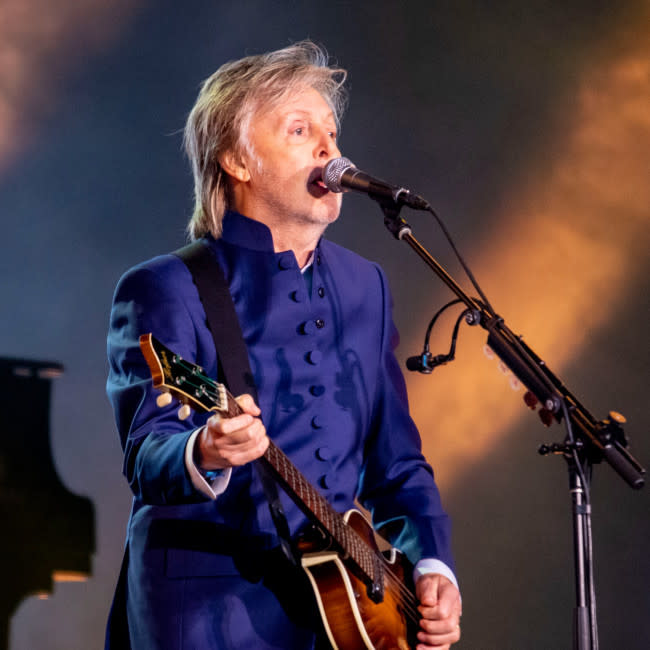 Paul McCartney en la edición de este año del festival de Glastonbury credit:Bang Showbiz