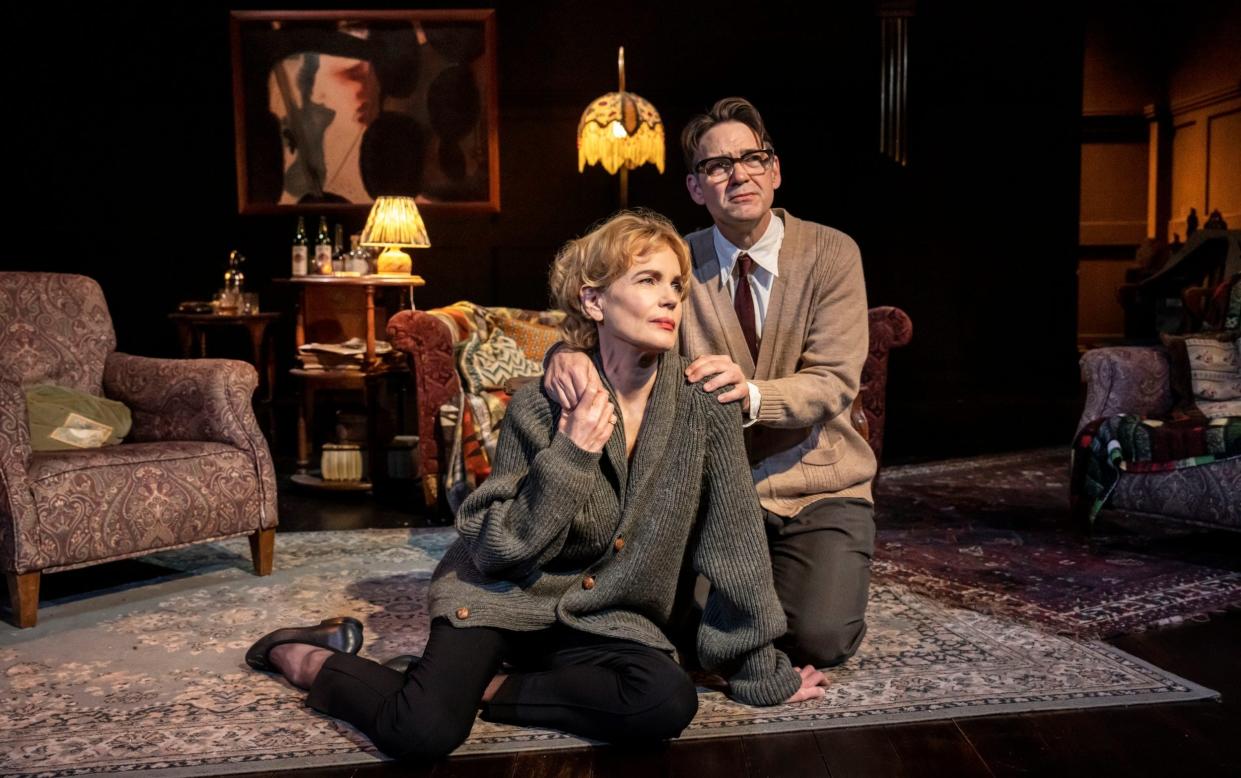 Elizabeth McGovern and Dougray Scott in Edward Albee's play - Johan Persson