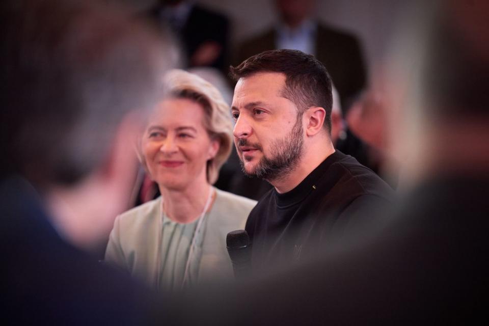 European Commission President Ursula von der Leyen (L) sits next to President Volodymyr Zelensky at Davos in Switzerland on Jan. 16, 2024. (President's Office)