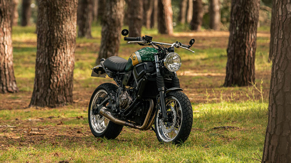 A front 3/4 view of Deus Ex Machina's "The Forager" Yamaha XSR700