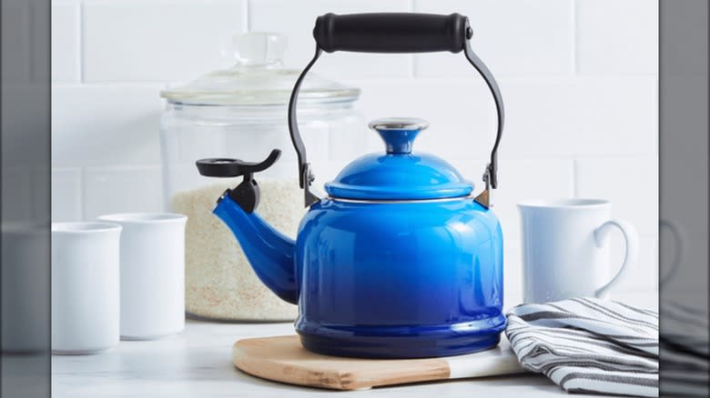 Le Creuset Demi Teakettle