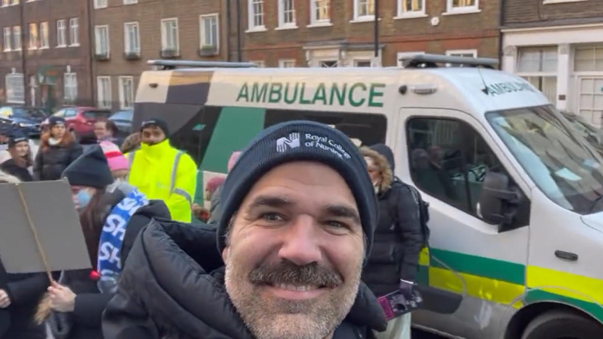 Rob Delaney joined striking nurses at the picket line at Great Ormond Street Hospital. (Twitter/Rob Delaney)